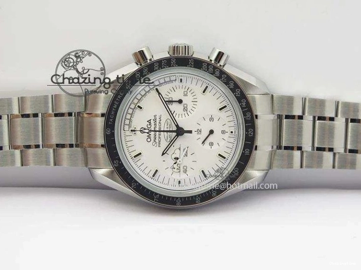 0516 Efficient Speedmaster JHF SS Snoopy Award 45th Anniversary White dial On SS Bracelet 8239